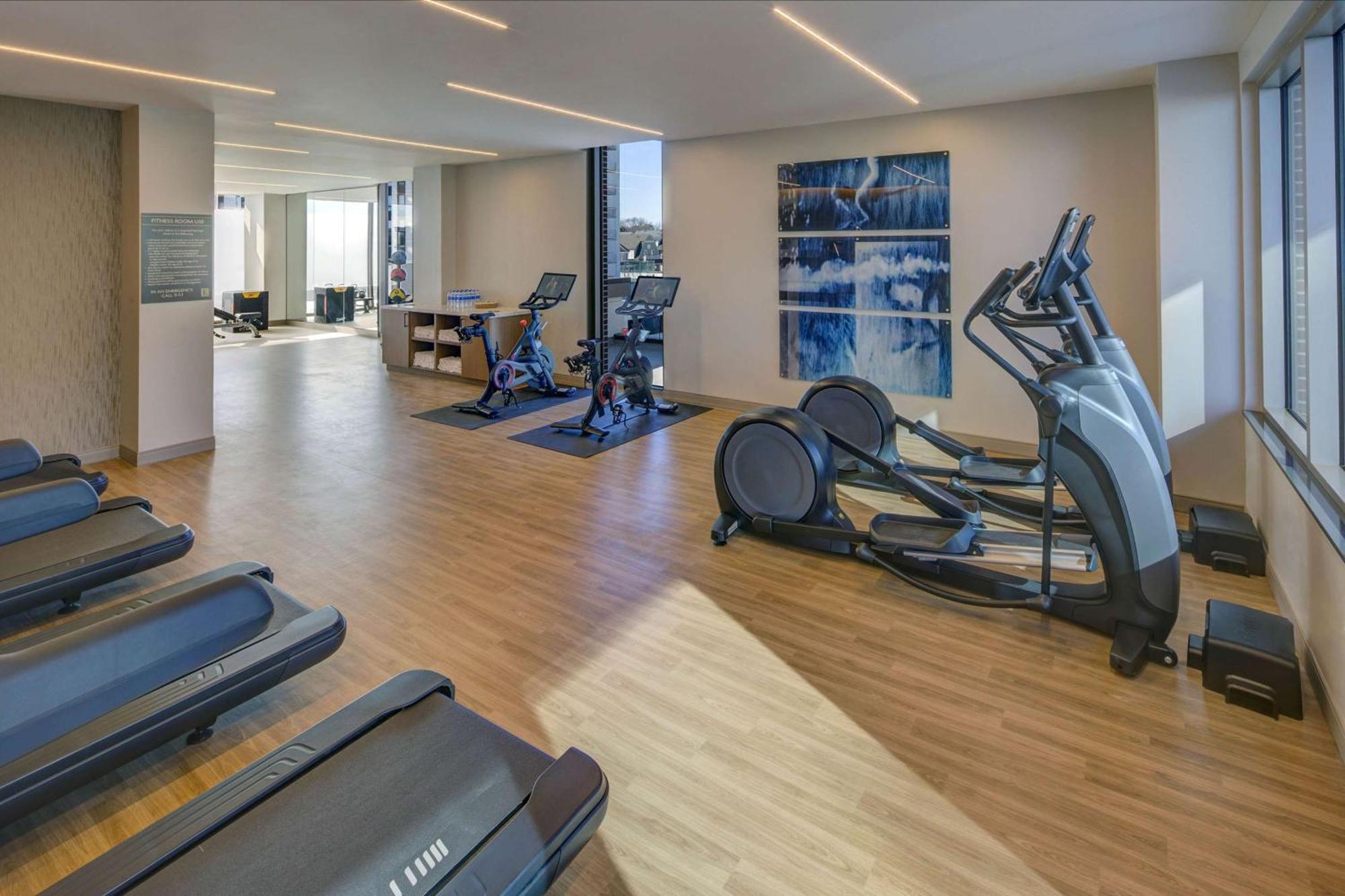 Embassy Suites By Hilton Virginia Beach Oceanfront Resort ภายนอก รูปภาพ